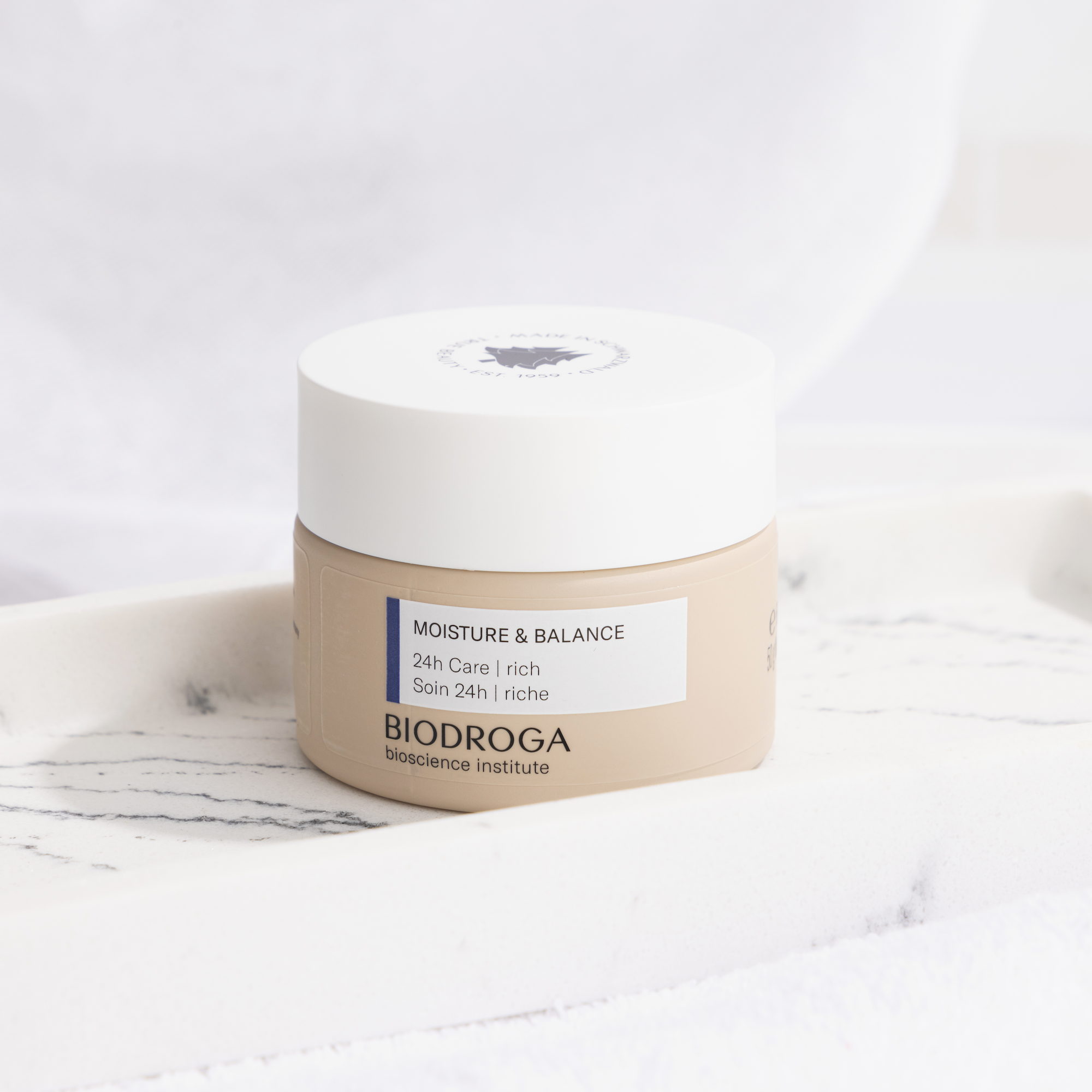 MOISTURE & BALANCE 24h Care Moisturiser - Rich - BIODROGA - True Beauty Skin & Body Care - BIODROGA Australia